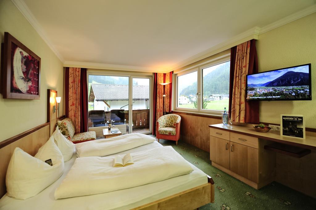 Alpenhof Pitztal Hotel Sankt Leonhard im Pitztal Exterior photo